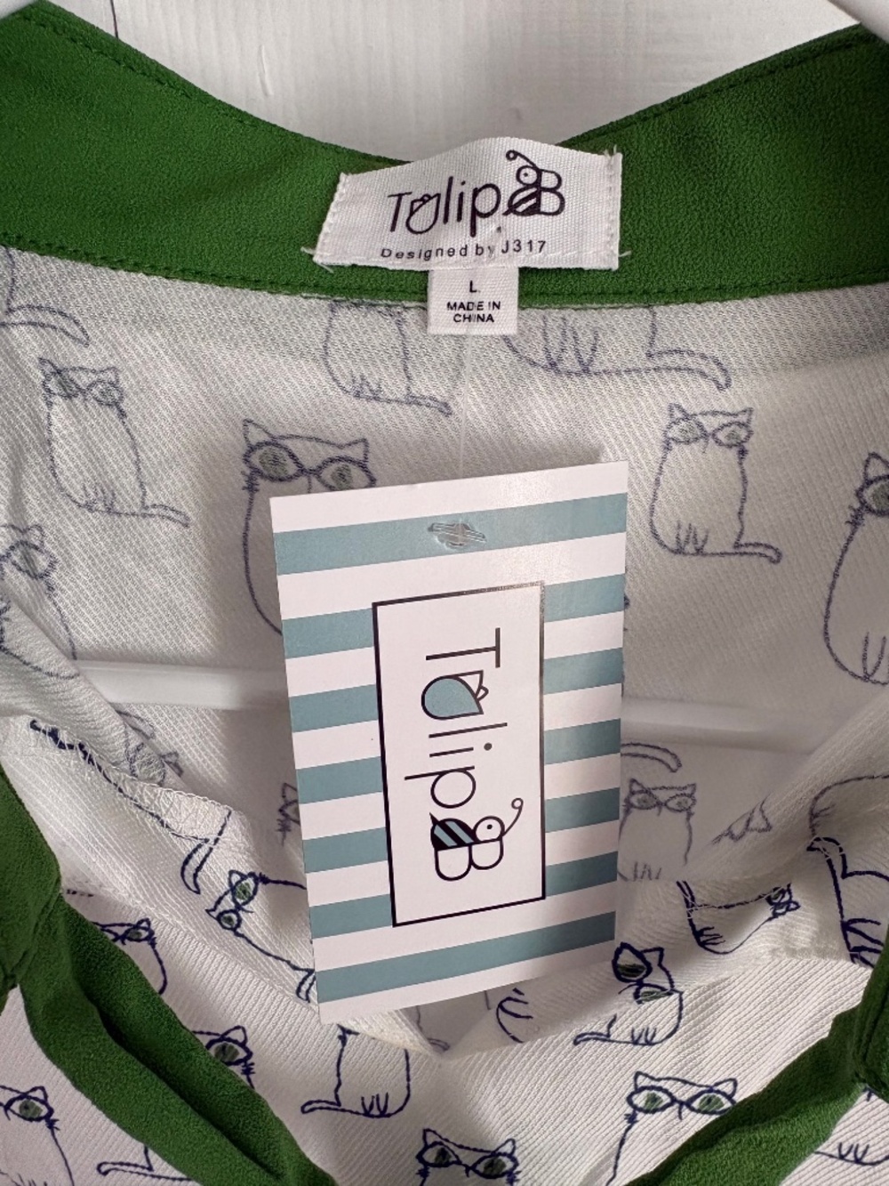 Tulip B Cat Print Bow Collar Blouse in Green and White - Picture 5 of 9